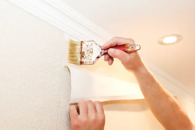 Pose de papier peint à Boulbon — revêtements muraux et toiles de verre